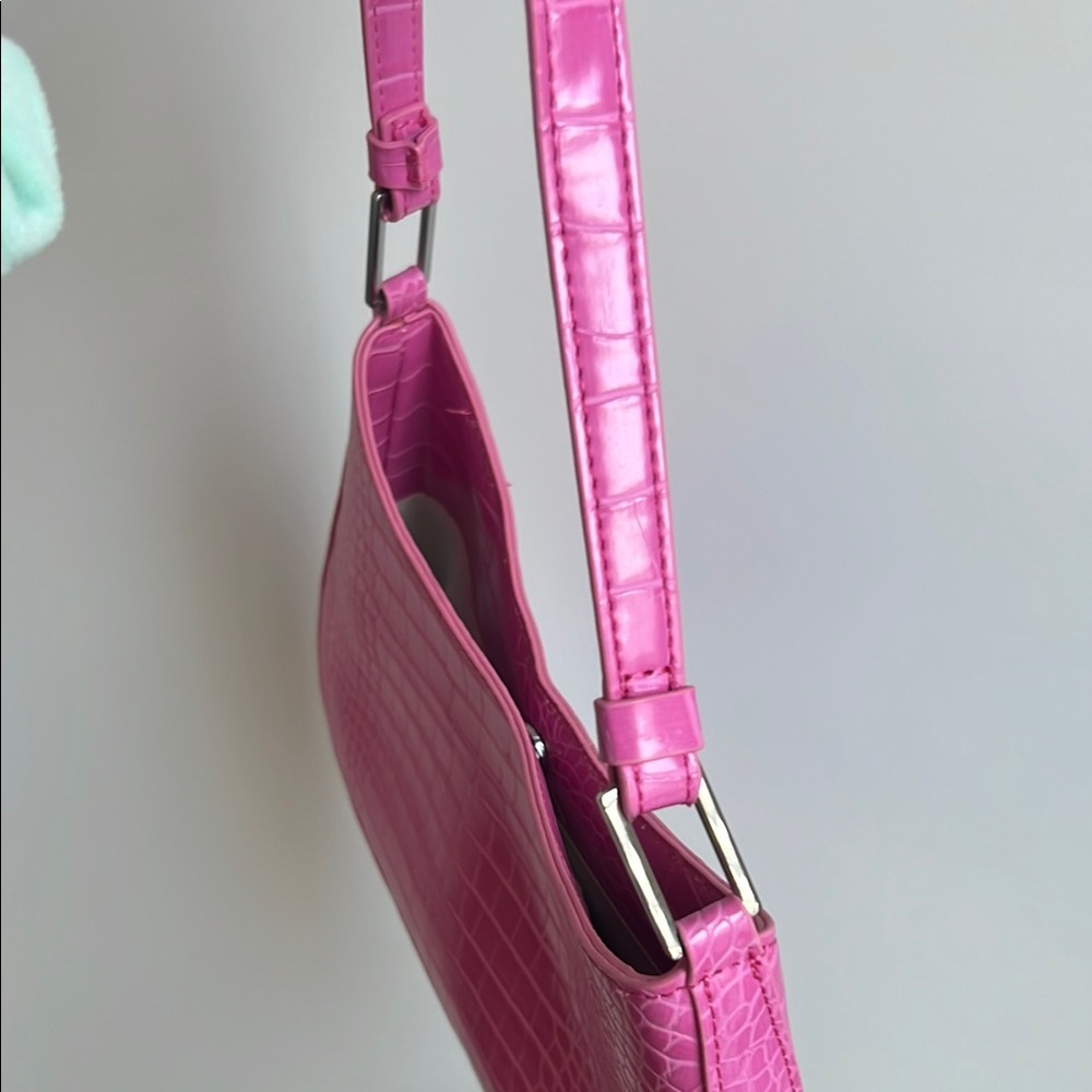 Urban Outfitters Vibrant Pink Shoulder Bag - Picture 5 of 5